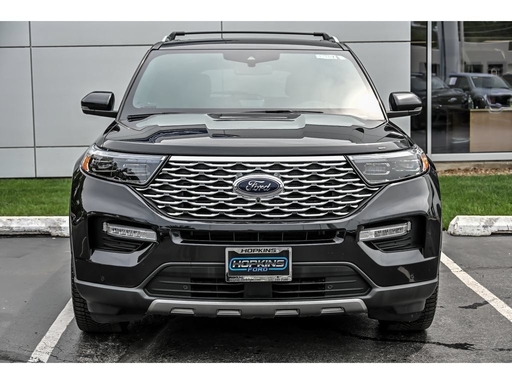 Used 2022 Ford Explorer Platinum w/ Equipment Group 601A AWD/4WD image 4