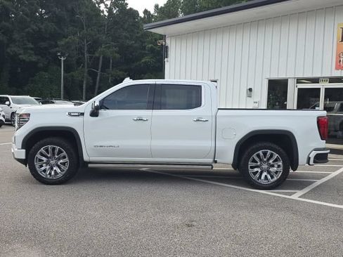 Used 2022 GMC Sierra 1500 Denali w/ Denali Reserve Package AWD/4WD image 2