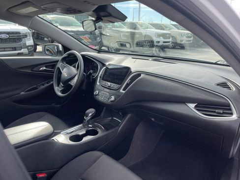 Used 2025 Chevrolet Malibu LT image 17
