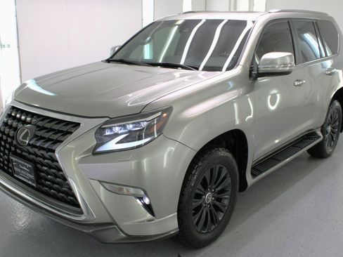 Used 2022 Lexus GX 460 Premium w/ Accessory Package AWD/4WD image 4