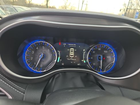 New 2026 Chrysler Pacifica Select image 11