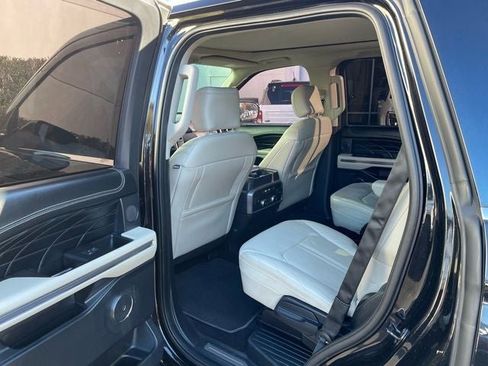 Used 2020 Ford Expedition Platinum image 27