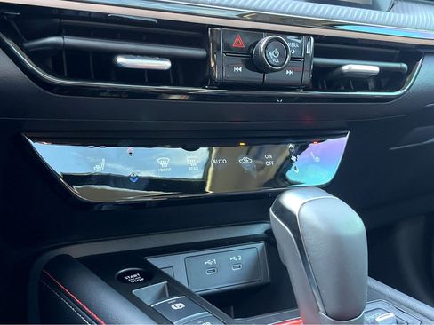 New 2025 Nissan Kicks SR image 24