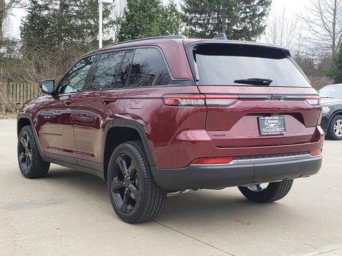 New 2026 Jeep Grand Cherokee Limited w/ Limited Altitude Package AWD/4WD image 4