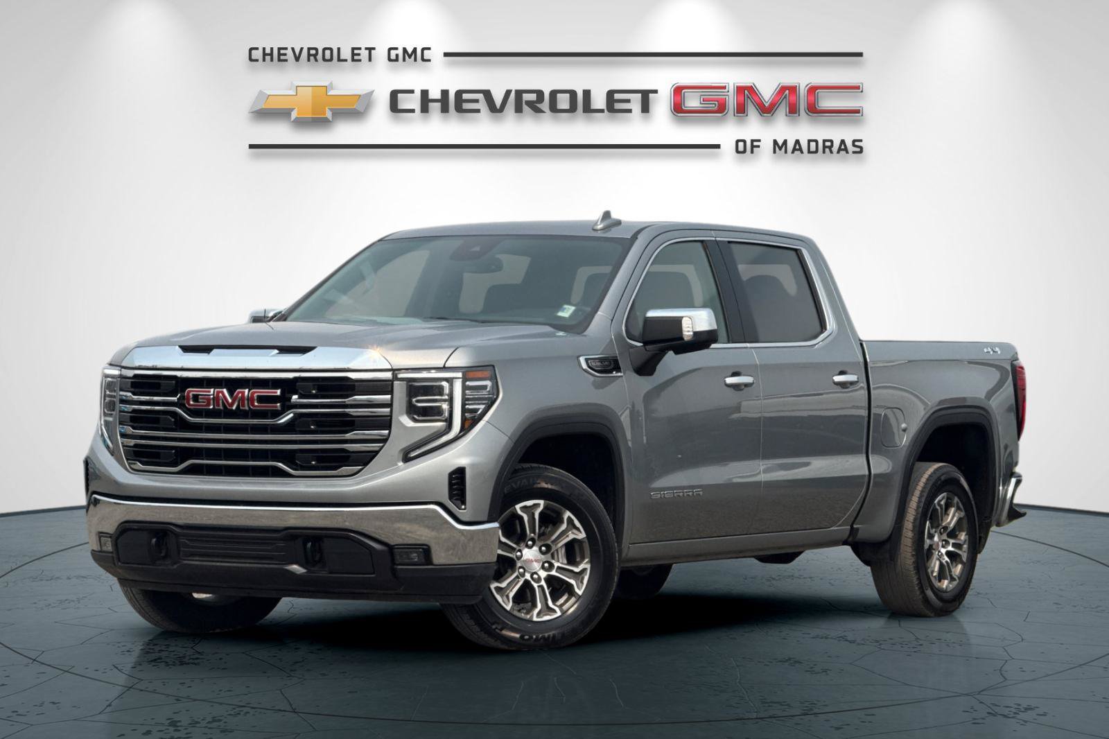Used 2025 GMC Sierra 1500 SLT AWD/4WD image 7