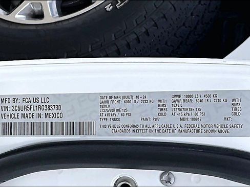 Used 2024 RAM 2500 Laramie AWD/4WD image 36