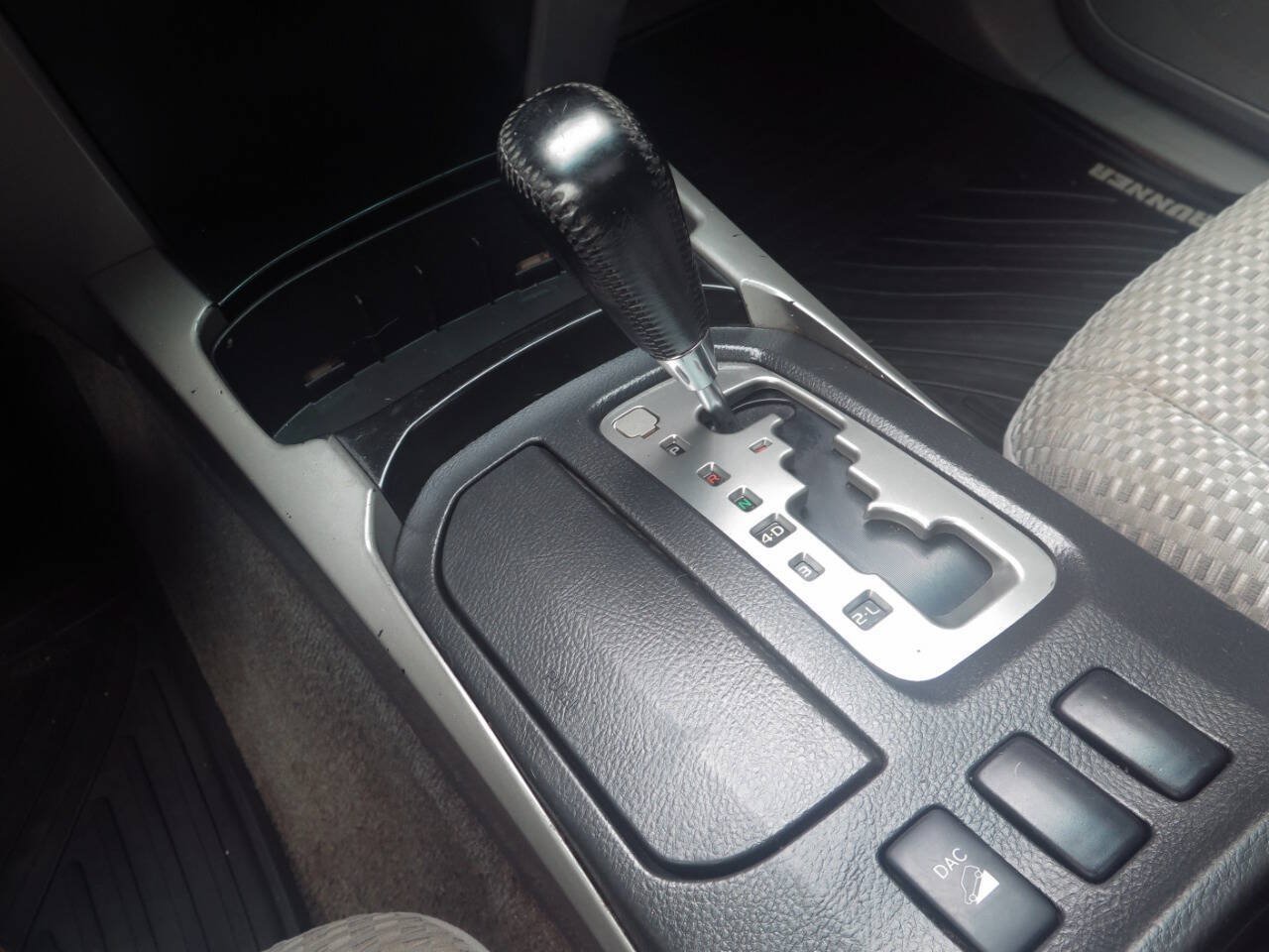 Used 2007 Toyota 4Runner SR5 AWD/4WD image 9