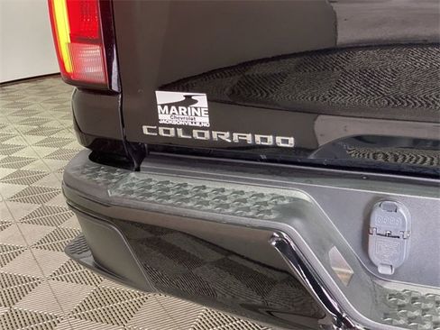 Used 2023 Chevrolet Colorado Z71 w/ Z71 Convenience Package 2 image 37