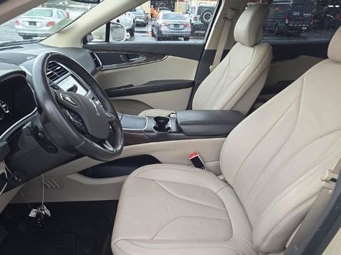 Used 2016 Lincoln MKX Reserve FWD image 9
