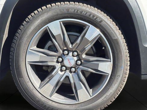 Used 2019 GMC Acadia SLT AWD/4WD image 11
