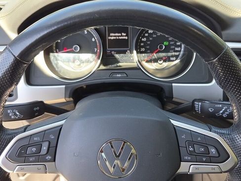 Used 2021 Volkswagen Atlas SE w/ Panoramic Sunroof Package FWD image 23