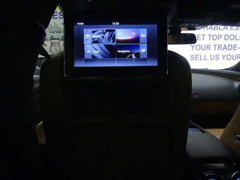 Used 2017 Jaguar XJ L Supercharged image 10