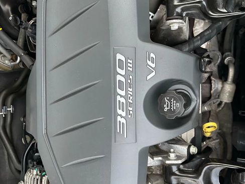 Used 2005 Buick LaCrosse CX w/ Silver Convenience Package image 33