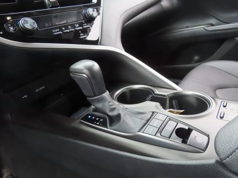 Used 2023 Toyota Camry XSE image 24