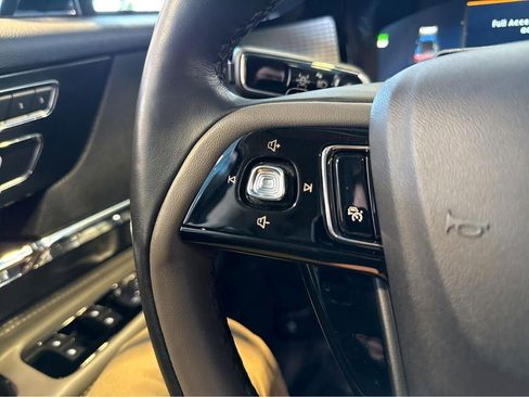 Used 2023 Lincoln Corsair Reserve w/ Equipment Group 202A AWD/4WD image 19