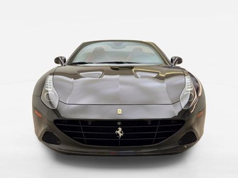 Used 2015 Ferrari California T RWD image 2