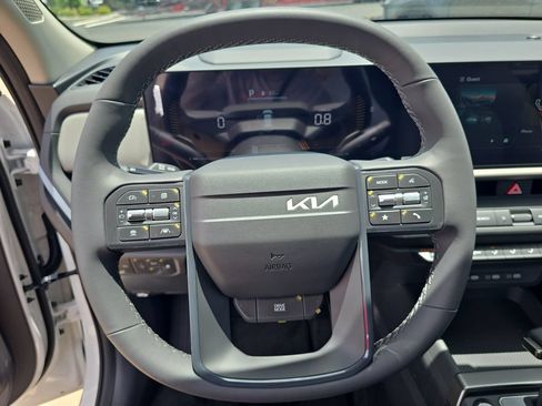 New 2027 Kia Seltos LX FWD image 28