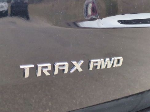 Used 2022 Chevrolet Trax LT w/ Driver Confidence Package image 14