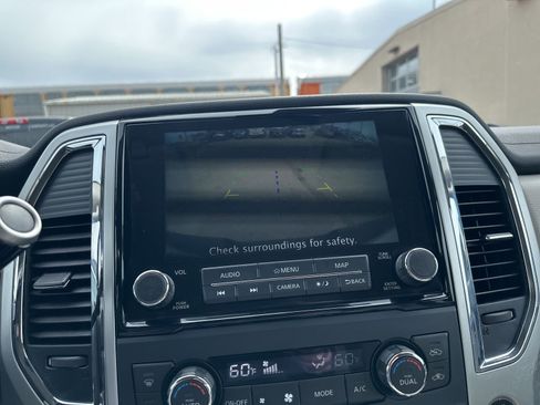 Used 2021 Nissan Titan SV w/ SV Convenience Package image 50