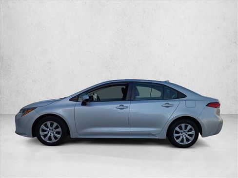 Used 2020 Toyota Corolla LE image 8