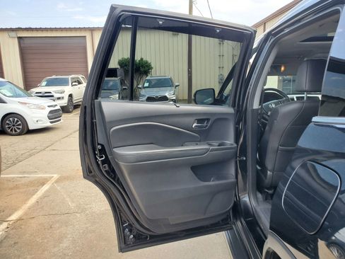 Used 2018 Honda Pilot Touring image 23