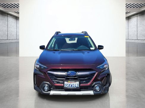 Certified 2025 Subaru Outback Limited XT AWD/4WD image 4