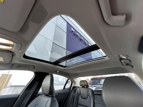 Certified 2023 Volvo S60 B5 Core w/ Climate Package image 24