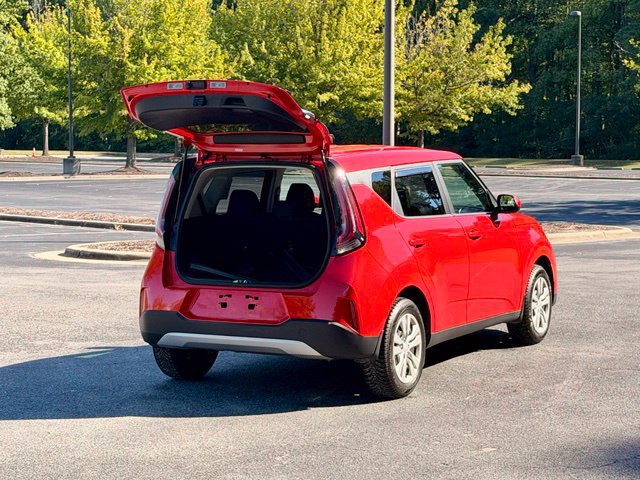 Used 2025 Kia Soul LX FWD image 17