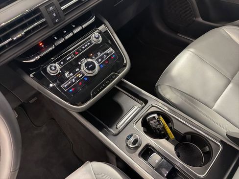 Used 2022 Lincoln Corsair AWD w/ Equipment Group 101A image 17