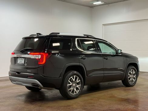 Used 2023 GMC Acadia SLE w/ Driver Convenience Package image 4