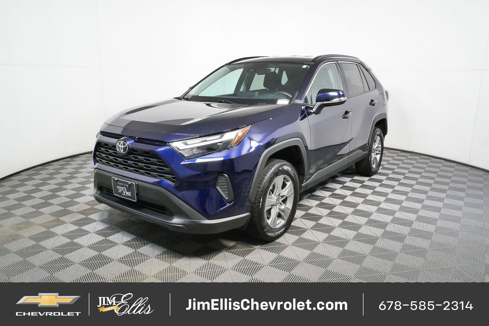Used 2024 Toyota RAV4 XLE FWD image 26