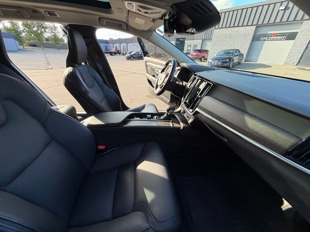 Used 2020 Volvo V90 T6 Cross Country w/ Protection Package Premier AWD/4WD image 29