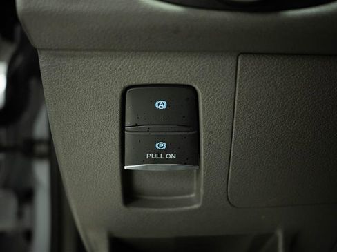 Used 2023 Ford Transit 350 XLT image 27