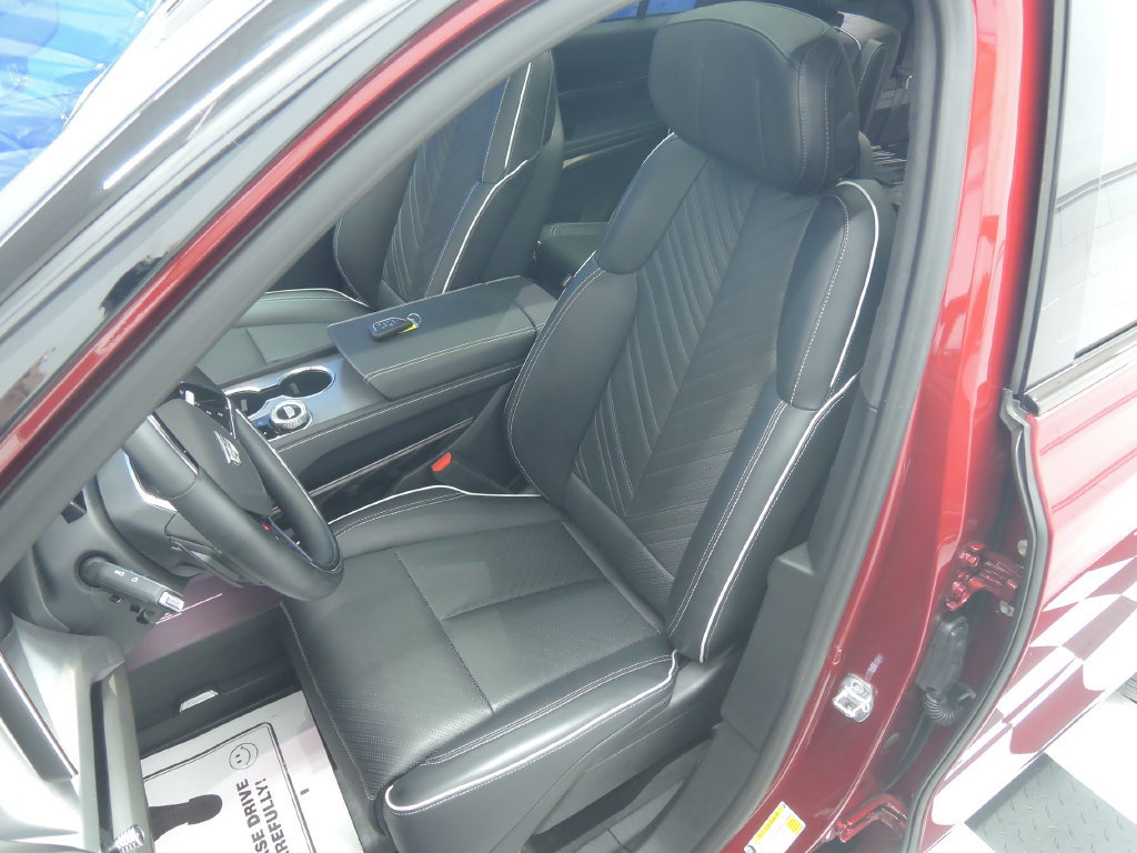 Used 2026 Cadillac Vistiq Platinum AWD/4WD image 6