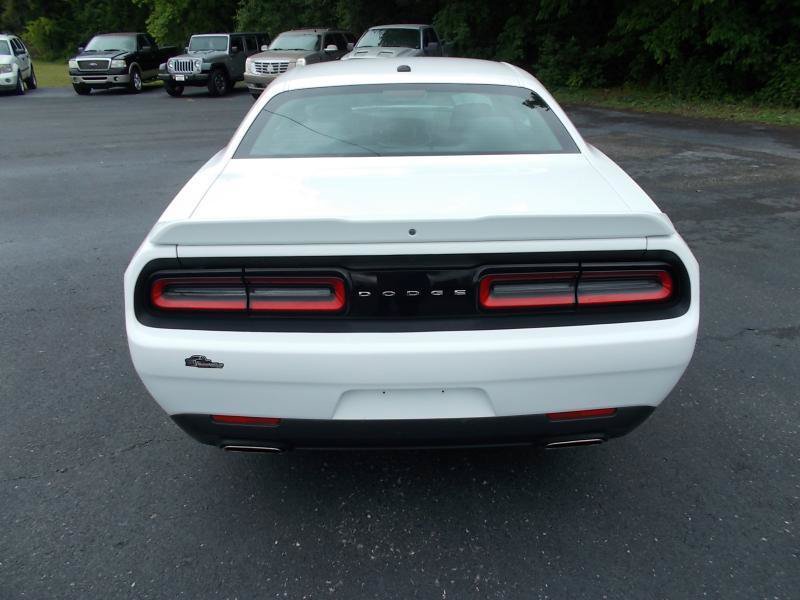 Used 2019 Dodge Challenger SXT RWD image 15
