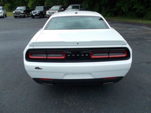Used 2019 Dodge Challenger SXT RWD image 15