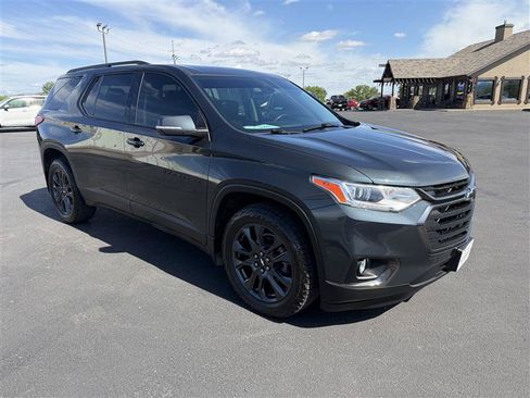 Used 2021 Chevrolet Traverse RS w/ LPO, Floor Liner Package AWD/4WD image 2