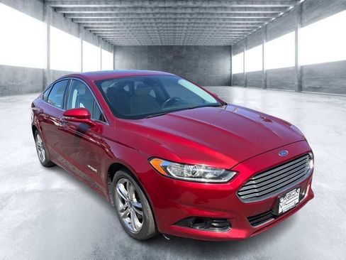Used 2016 Ford Fusion Titanium FWD image 2