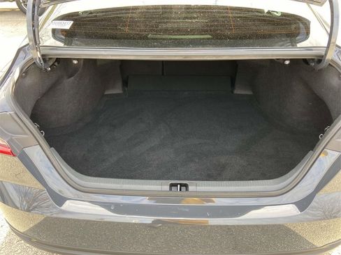 Used 2025 Toyota Camry LE image 9