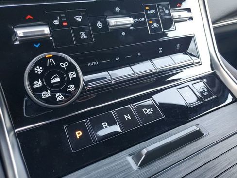 Certified 2025 Nissan Armada PRO-4X image 21