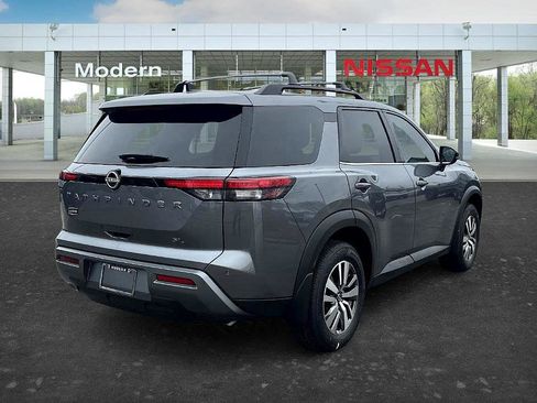 New 2026 Nissan Pathfinder SL image 5