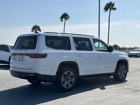 Used 2024 Jeep Wagoneer Series II w/ Flexible Seating Group RWD image 5