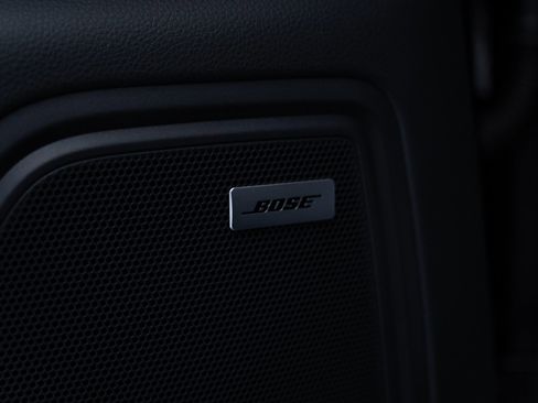 Certified 2025 Porsche Macan image 23