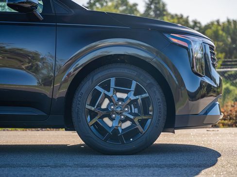 New 2026 Kia Carnival SX image 5