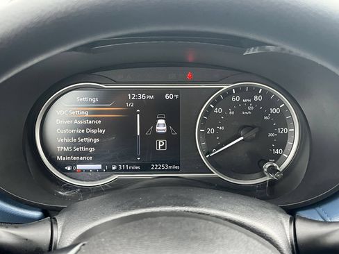 Used 2025 Nissan Versa SV FWD image 37