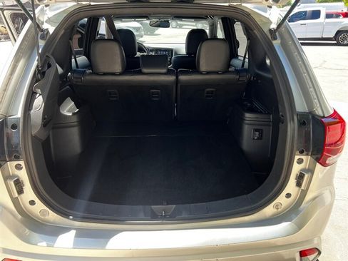 Used 2019 Mitsubishi Outlander SEL AWD/4WD image 22