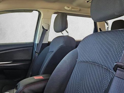 Used 2019 Dodge Journey SE w/ Premium Group image 15