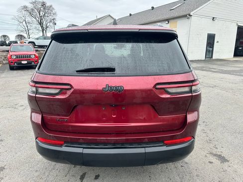 Used 2023 Jeep Grand Cherokee L Laredo image 14