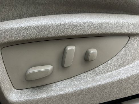 Used 2014 GMC Sierra 1500 SLT w/ SLT Crew Cab Value Package image 12