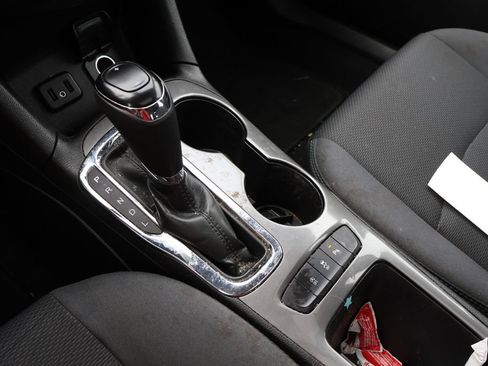 Used 2019 Chevrolet Cruze LT w/ Sun And Sound Package FWD image 27